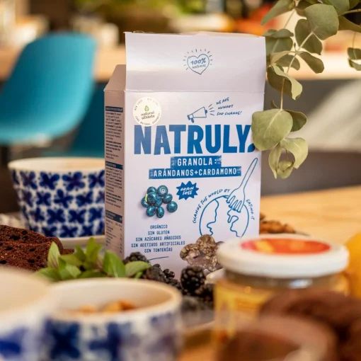 GRANOLA AI MIRTILLI E CARDAMOMO SENZA CEREALI | BIO | Natruly - immagine 3