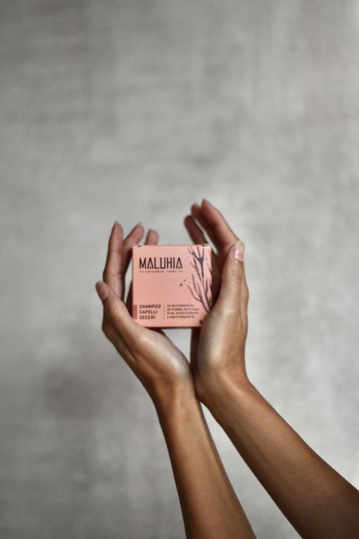 Shampoo solido per capelli secchi con olio di mandorle - immagine 4